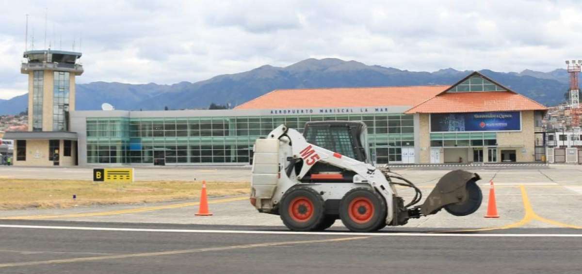 El alcalde de Cuenca, Marcelo Cabrera, indic&oacute; que desde hoy la terminal a&eacute;rea recupera su conectividad.