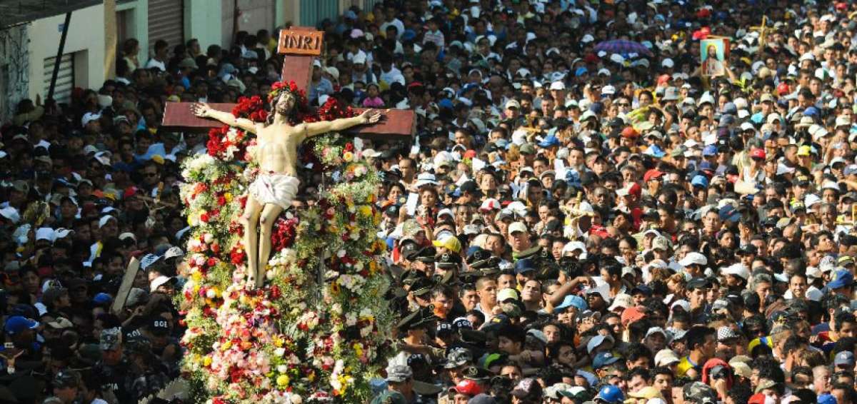 Cinco procesiones reciben hoy al mayor n&uacute;mero de fieles en Guayaquil y Quito