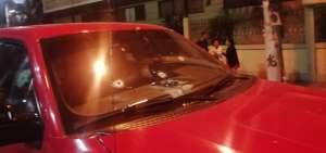 El veh&iacute;culo ten&iacute;a 7 impactos de bala en la parte frontal.