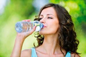 La inutilidad de tomar tanta agua para mantenernos sanos