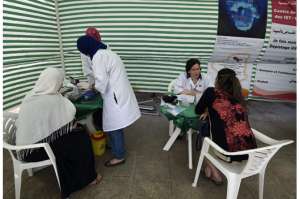 En Algeria el programa UNAIDS exhorta a las mujeres a que se sometan a la prueba r&aacute;pida para saber si tienen VIH. Foto: AFP