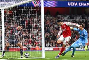 Arsenal mantiene puntaje perfecto en Champions