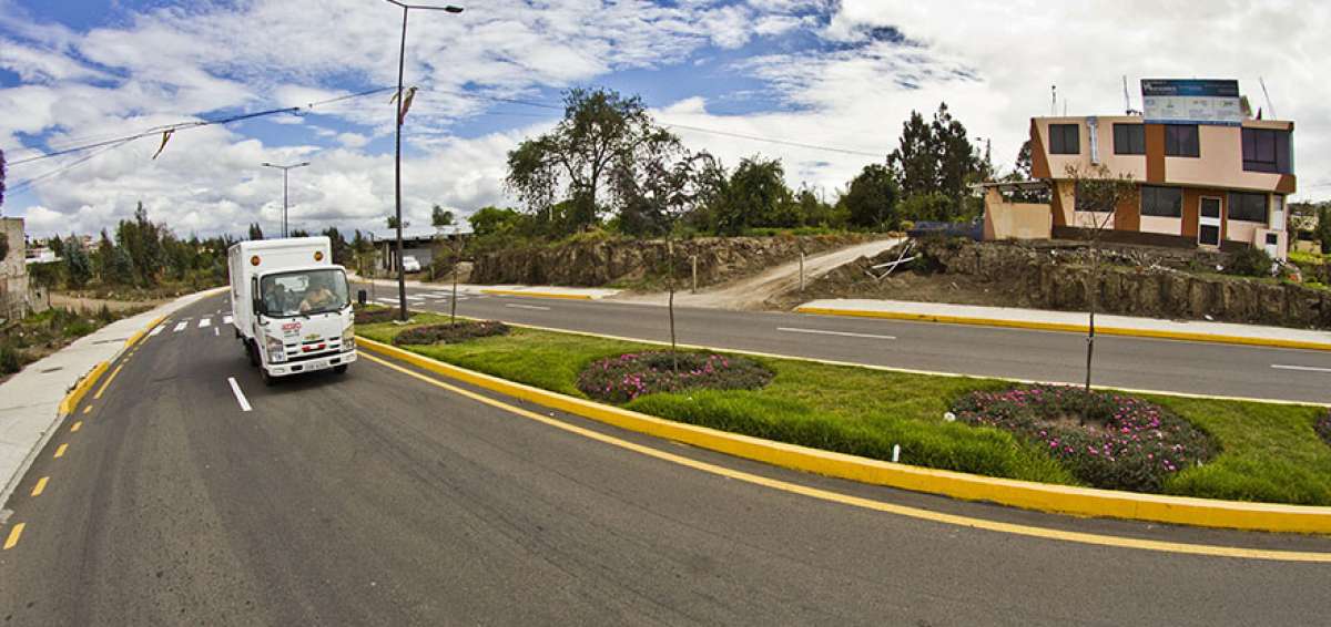 Las tres v&iacute;as que se reparar&aacute;n conectan el centro de la urbe con sectores del norte y sur, donde se desarrollan importantes eventos comerciales.
