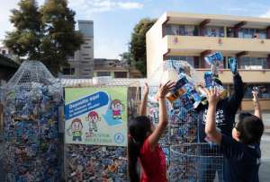 Los alimentos recorren largas distancias hasta llegar a escuelas ubicadas en las 24 provincias del Ecuador.