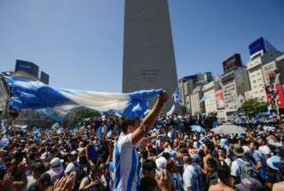 Los hinchas argentinos en Buenos Aires se juntaron alrededor del Obelisco.