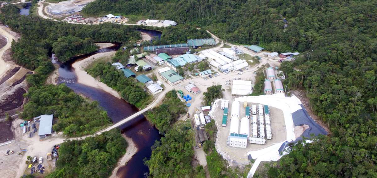 El campamento Las Pe&ntilde;as est&aacute; ubicado en la parroquia Los Encuentros, cant&oacute;n Yantzaza, provincia de Zamora Chinchipe.