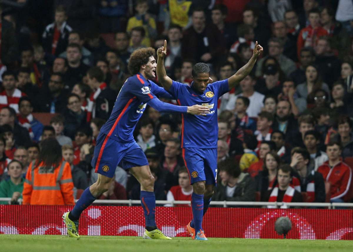 El ecuatoriano forz&oacute; al gol en contra del defensa del Arsenal, Kieran Gibbs. Foto: AFP