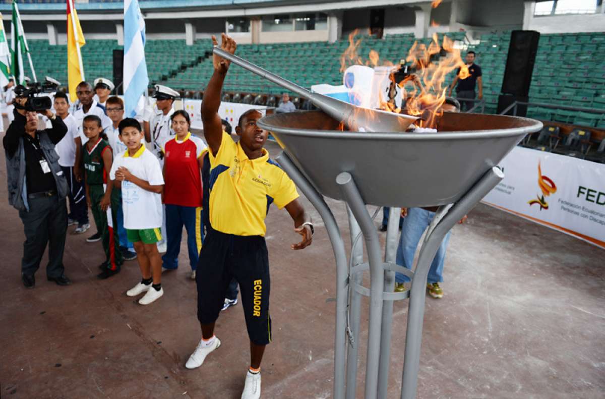 Ronnie Santos, especialista en 400 m planos, buscar&aacute; la marca A en el Gran Prix de Colombia. Su objetivo es mejorar los 54 segundos impuestos a inicios de a&ntilde;o. Foto: Miguel Castro.