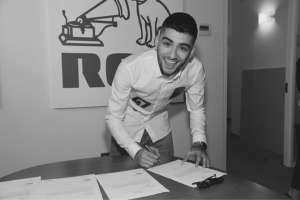 Zayn Malik, ex One Direction, firm&oacute; contrato con discogr&aacute;fica RCA
