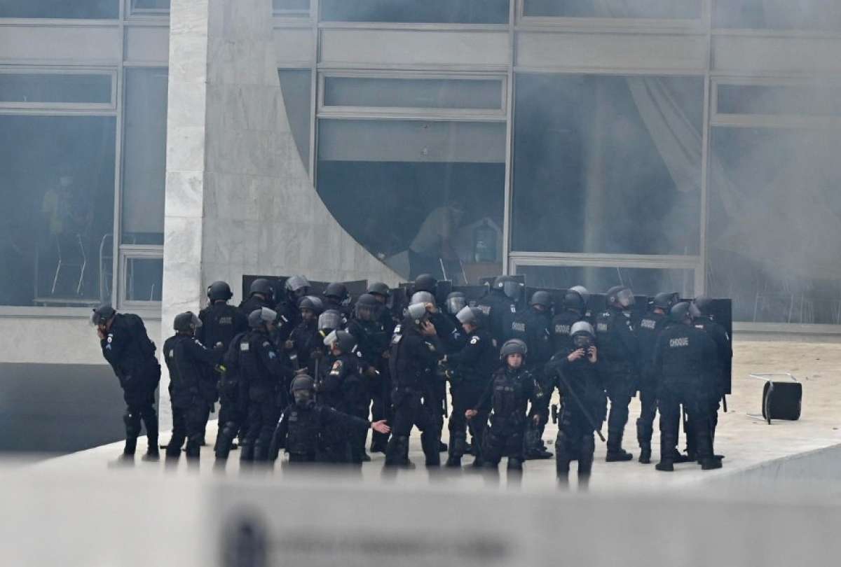 Las fuerzas de seguridad recuperan el control del Congreso y del palacio presidencial de Brasil