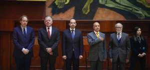 Los consejeros transitorios: Xavier Zavala, Pablo D&aacute;valos, Luis Hern&aacute;ndez y Julio C&eacute;sar Trujillo (+), durante su posesi&oacute;n en la Asamblea el 28 de febrero de 2018.