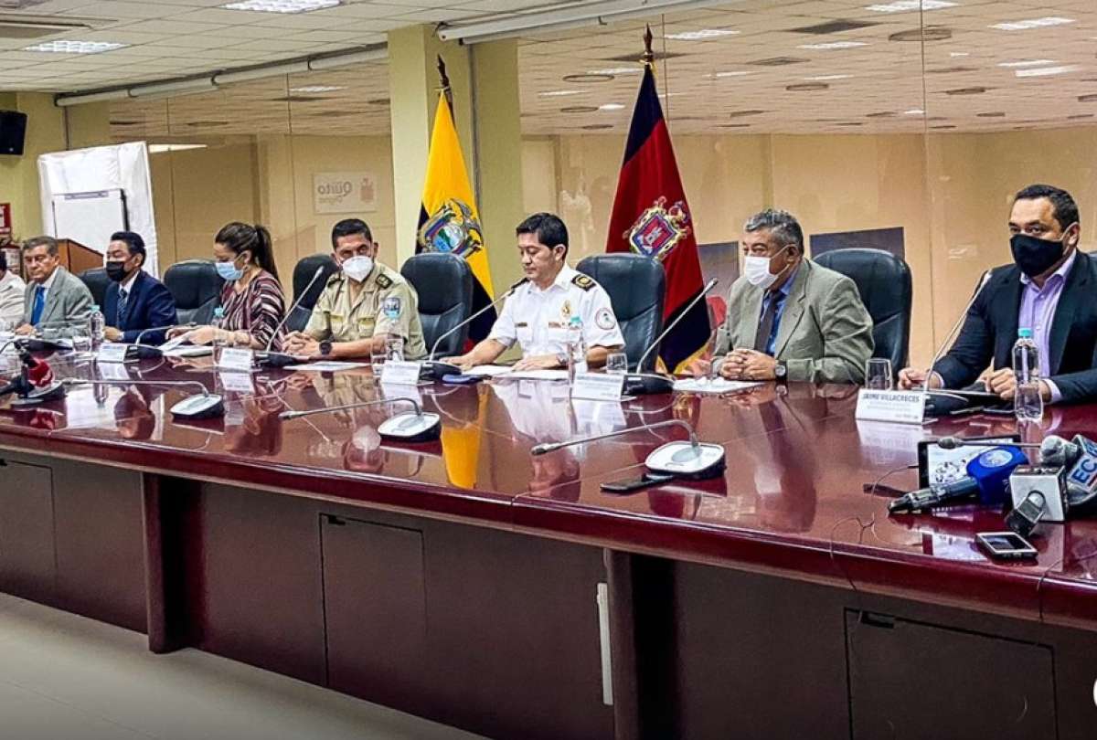 Autoridades de control del Municipio, durante la conferencia de prensa