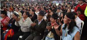 Representantes de las diferentes nacionalidades ind&iacute;genas acudieron al acto en el Coliseo Camilo Gallegos, en Latacunga. 