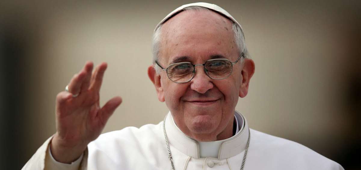 Papa rechaza expulsi&oacute;n de migrantes