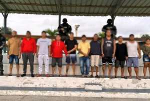 La Policía Nacional informó que alias &quot;Junior&quot; y &quot;Titi&quot; son presuntos integrantes de los líderes de &quot;Los Lobos&quot; tras operativos en Manabí y Los Ríos. Hay otros trece detenidos. 