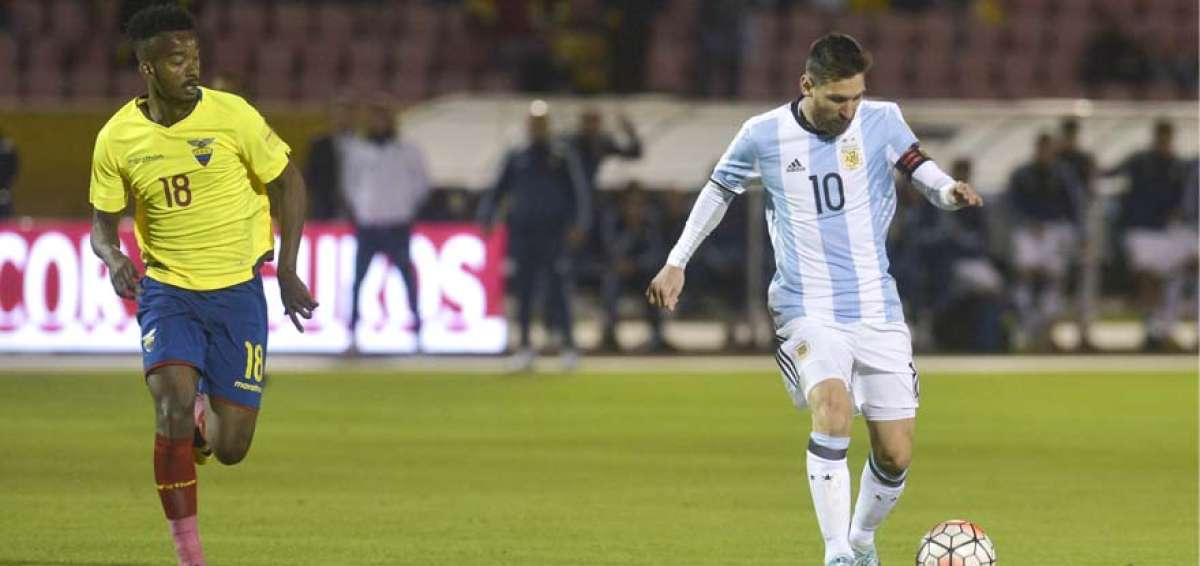 Orejuela durante el partido ante Argentina. 