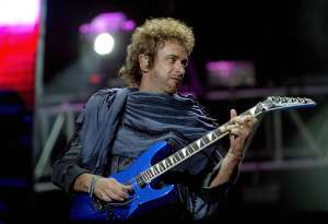 Madre de Cerati: Hay algo en &eacute;l que est&aacute; vivo