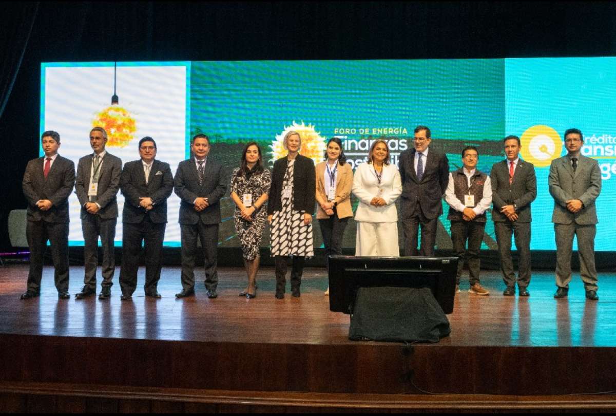 Foro "Finanzas Sostenibles" de BanEcuador une a líderes regionales y lanza crédito clave para la transición energética nacional