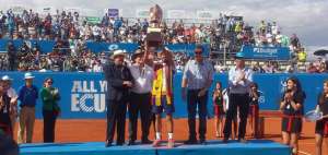 V&iacute;ctor Estrella se coron&oacute; campe&oacute;n en Quito