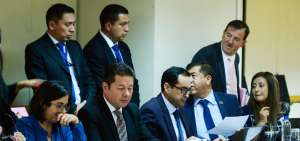 El fiscal general del Estado, Pa&uacute;l P&eacute;rez Reina (sentado y con anteojos) realiz&oacute; el pedido formal de prisi&oacute;n, en la audiencia de incumplimiento de medidas que se realiz&oacute; ayer en la Corte Nacional.