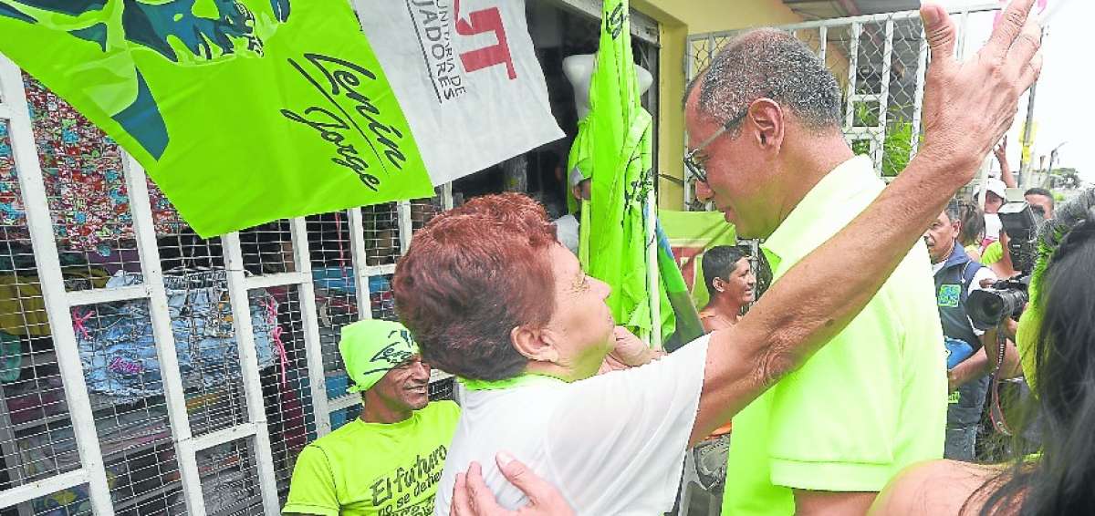 En la tercera etapa de Los Vergeles, Jorge Glas lider&oacute; una caminata.