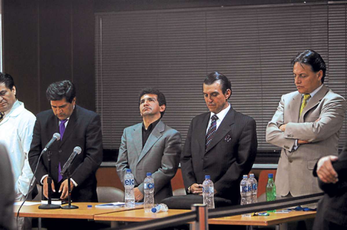 Cl&eacute;ver Jim&eacute;nez, Fernando Villavicencio y Carlos Figueroa est&aacute;n en la comunidad Sarayaku. Foto: Archivo│El Tel&eacute;grafo