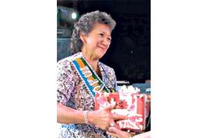 Varios artistas rinden un homenaje a las madres