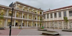 Autoridades investigan robo y agresi&oacute;n a colegio Vicente Rocafuerte
