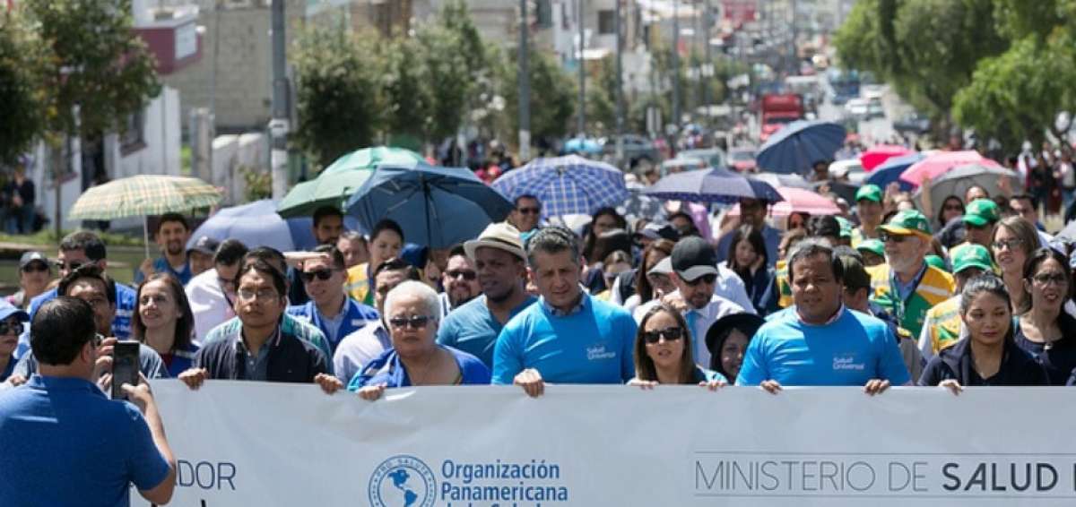 Los participantes de la caminata se concentraron en los alrededores de la Mitad del Mundo.