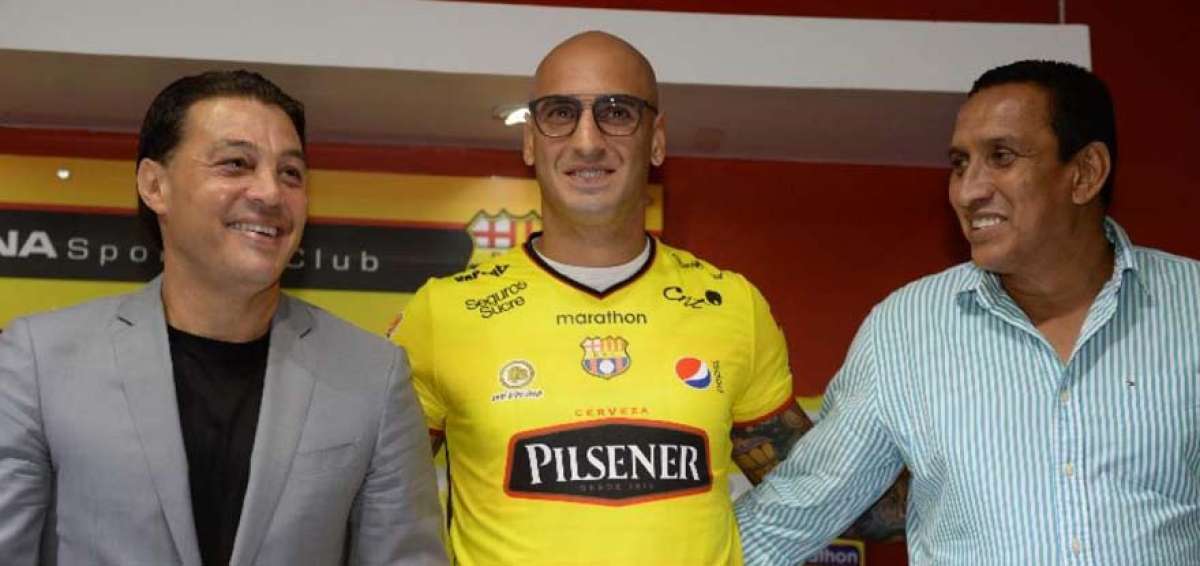 Dirigencia de Barcelona no esperaba que Nahuelp&aacute;n demande al club
