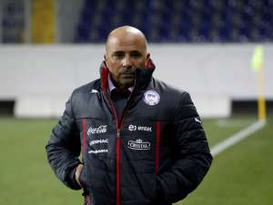 Federaci&oacute;n chilena de f&uacute;tbol admite inter&eacute;s por Sampaoli desde el exterior