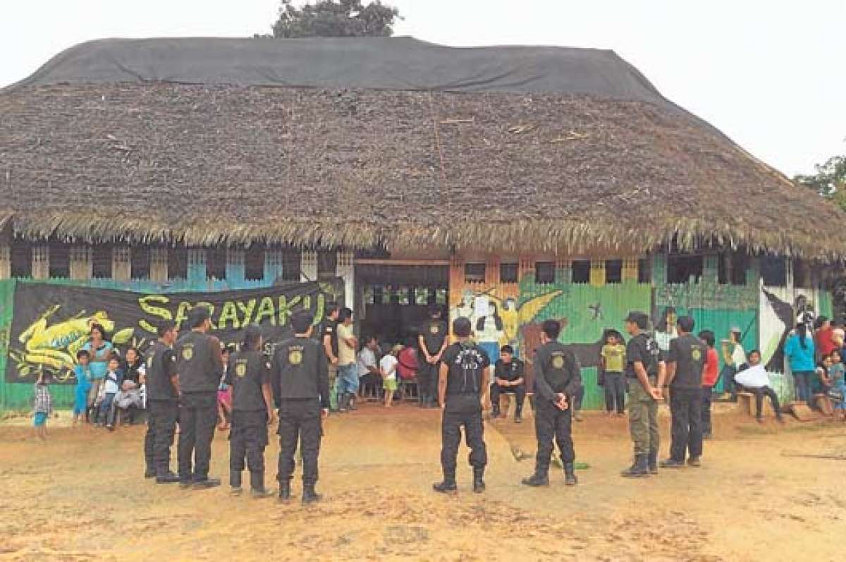 El pasado 5 de mayo, un grupo armado impidi&oacute; el ingreso de la fuerza p&uacute;blica a Sarayaku, en una acci&oacute;n que pretend&iacute;a verificar la presencia de Cl&eacute;ver Jim&eacute;nez, Fernando Villavicencio y Carlos Figueroa. Foto: Archivo / El Tel&eacute;grafo 