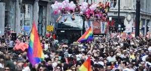 Unas 30.000 personas participaron en Londres en marcha del Orgullo LGTB