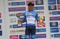 Santiago Montenegro, al recibir su premio como "campeón de la montaña".