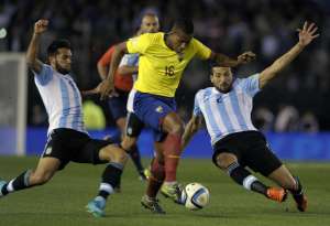 Antonio Valencia est&aacute; descartado para los partidos ante Uruguay y Venezuela 
