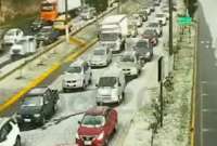 Alerta por acumulación de granizo en la Autopista General Rumiñahui