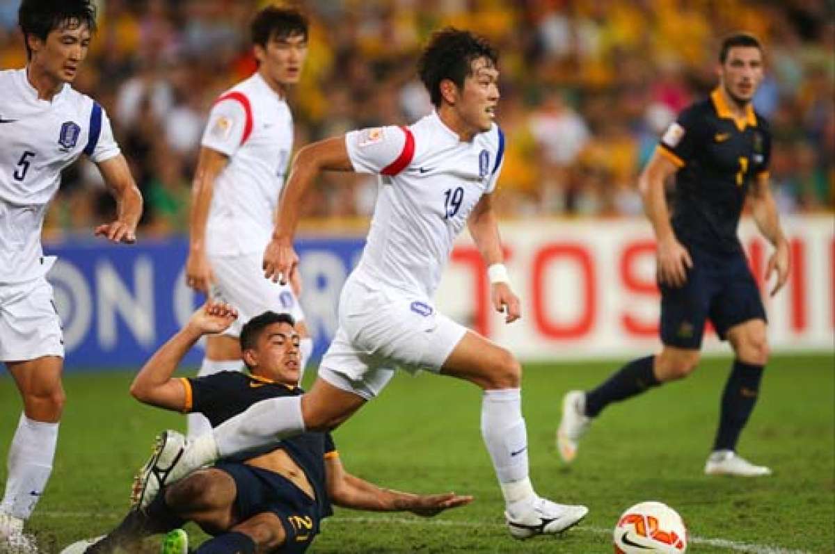 Massimo Luongo fue uno de los jugadores m&aacute;s desequilibrantes de Corea del Sur. Foto: AFP