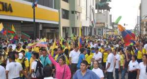 Orenses realizaron plant&oacute;n en respaldo al presidente Correa