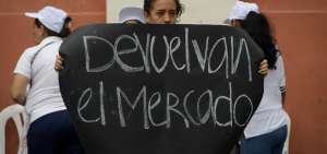 Los comerciantes marcharon esta ma&ntilde;ana hacia el Municipio.