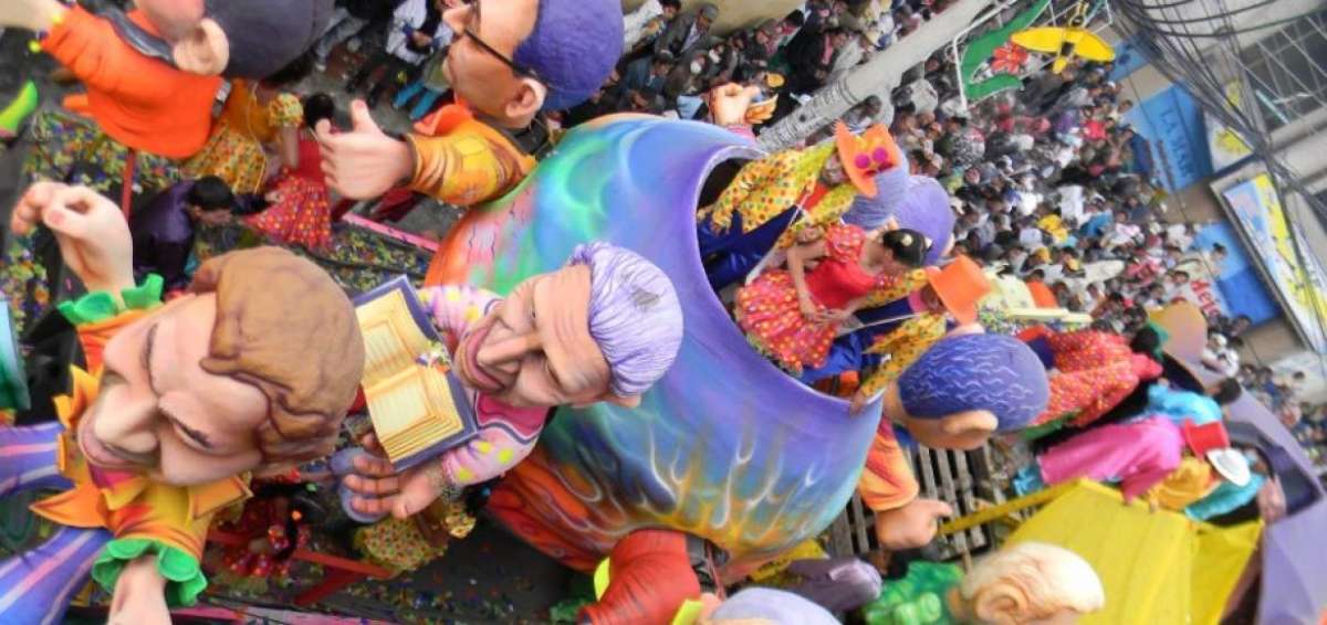 Con el Carnaval Multicolor, miles de habitantes fronterizos colombo-ecuatorianos reciben al nuevo a&ntilde;o
