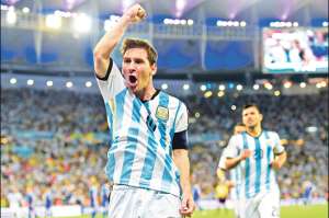El delantero argentino Lionel Messi festej&oacute; el segundo gol del partido ante Bosnia, la noche de ayer, en el estadio Maracan&aacute;. Foto: AFP.