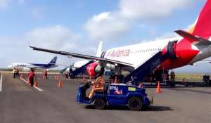 La cuenta de Twitter de la DGAC informa minuto a minuto el tr&aacute;fico a&eacute;reo desde y hacia las islas. Foto: Cortes&iacute;a 