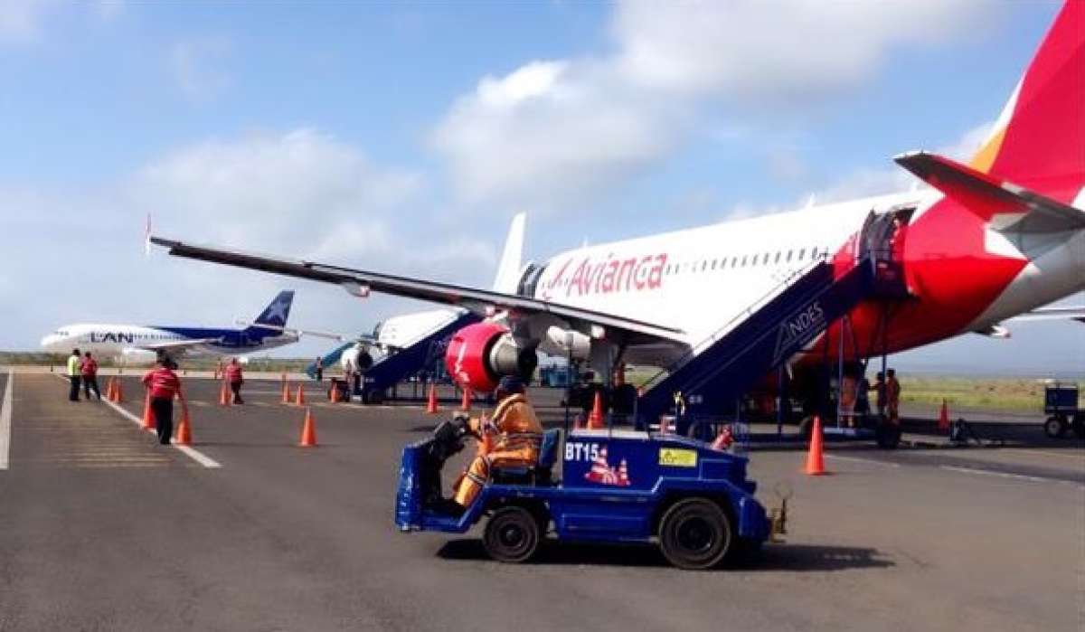 La cuenta de Twitter de la DGAC informa minuto a minuto el tr&aacute;fico a&eacute;reo desde y hacia las islas. Foto: Cortes&iacute;a 