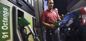 El litro de gasolina de 91 octanos costar&aacute; ahora un bol&iacute;var; y 6 bol&iacute;vares el de 95 octanos.