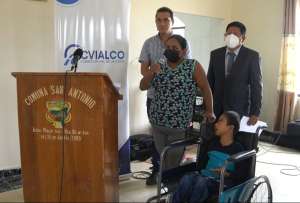 CVIALCO dona equipos y silla de ruedas durante la sesi&oacute;n del XXXII Aniversario de la comuna San Antonio