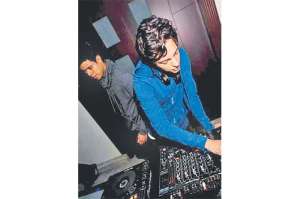 El DJ guayaquile&ntilde;o Chris C. llevar&aacute; su m&uacute;sica al bar Siete, de Quito