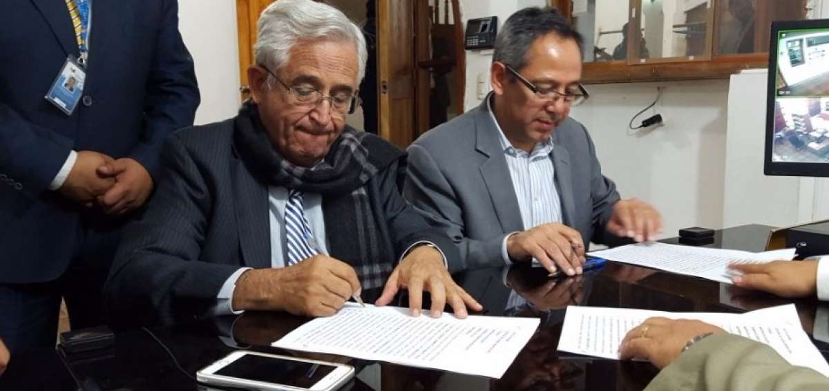La reuni&oacute;n de las autoridades se llev&oacute; a cabo en la Gobernaci&oacute;n de Loja.