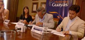 El prefecto Jimmy Jairala firm&oacute; el convenio con el director del Secap, Mario Maldonado y la vocera del IPPPA. En agosto se iniciar&aacute;n las capacitaciones.