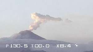 El volc&aacute;n Cotopaxi emiti&oacute; esta madrugada columna de gases y vapor