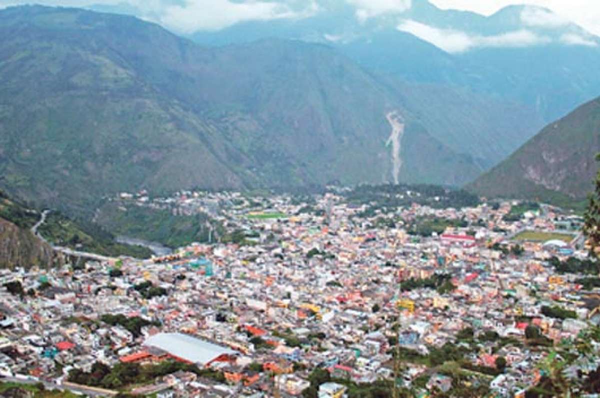 El r&iacute;o Pastaza recorre un costado de Ba&ntilde;os, la segunda ciudad m&aacute;s poblada de la provincia de Tungurahua. Esta es la puerta de entrada para la Amazon&iacute;a. Foto: Roberto Ch&aacute;vez.